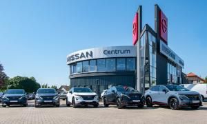 Nissan Centrum photo 1