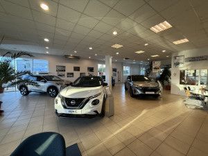 Nissan Császár Zalaegerszeg photo 2