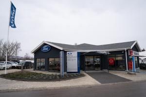Ford Solymár photo 1