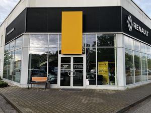 Kristóf Autóház Kft - Renault Csorna photo 1